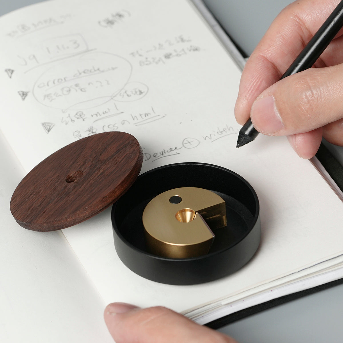 stylish pencil sharpener, best pencil sharpener, colored pencil sharpener, carpenter pencil sharpener, electric pencil sharpener, vintage pencil sharpener, sharpener design,Cosmetic Makeup Pencil Sharpener, Eyeliner, Lip Liner and Eyebrow Pencils, Easy To Clean