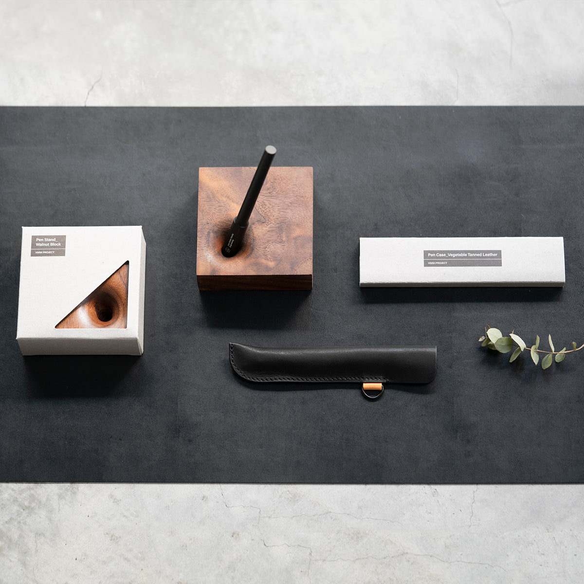 pen case leather, pen pouch, edc pen case, pen sleeve, single slip pen pouch, leather pen pouch, leather pen sleeve, slim pen sleeve,travel pen case, pocket pen case, minimalist pen case, slim single pen pouch, portable pen case