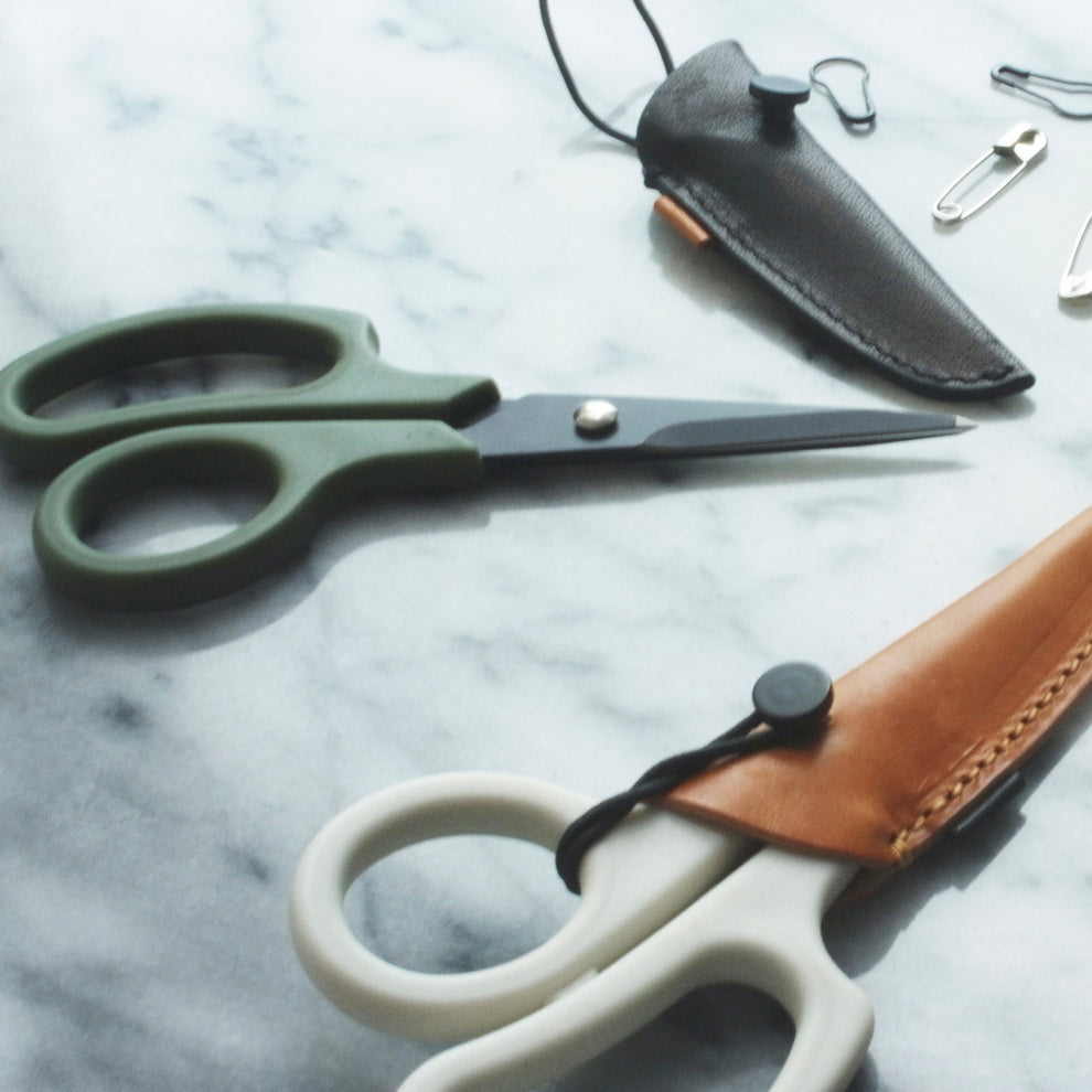 Exacto Scissors - Light, easy to carry, with specialized leather case ...